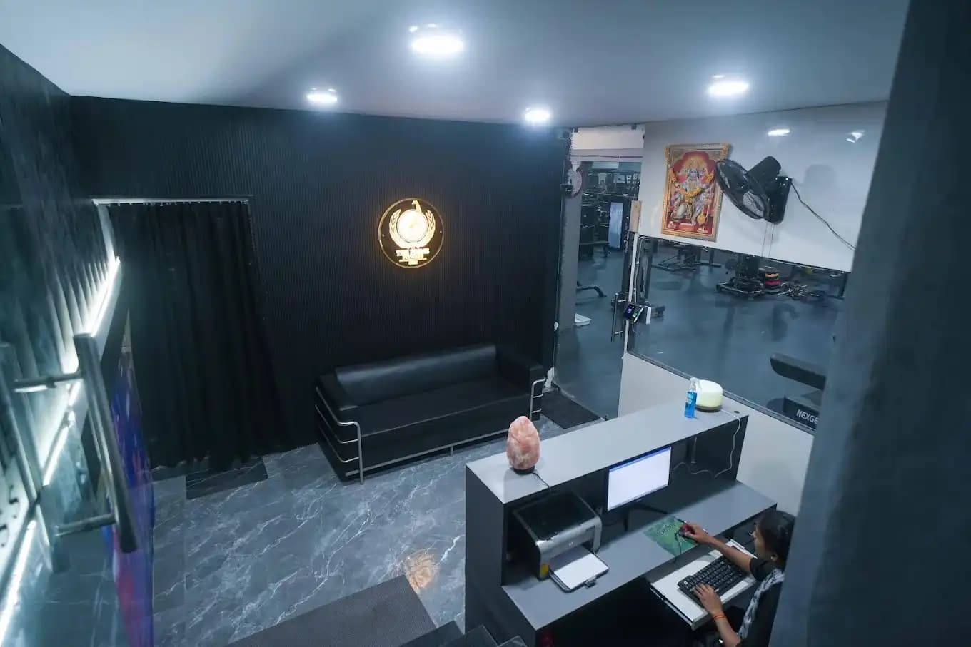 THE PRIME FITNESS GYM changing rooms
