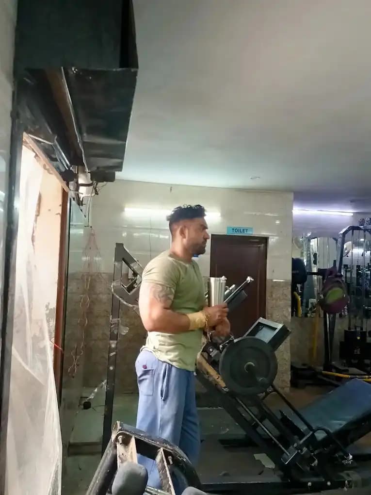 AK Fitness changing rooms