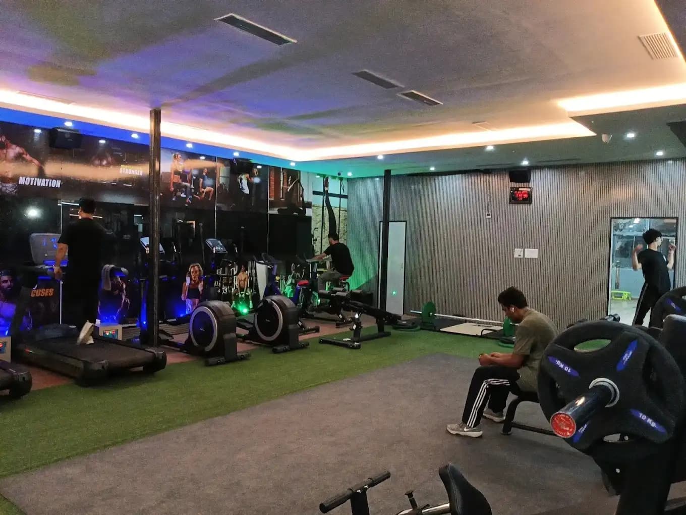 Pro Pulse Gym main floor
