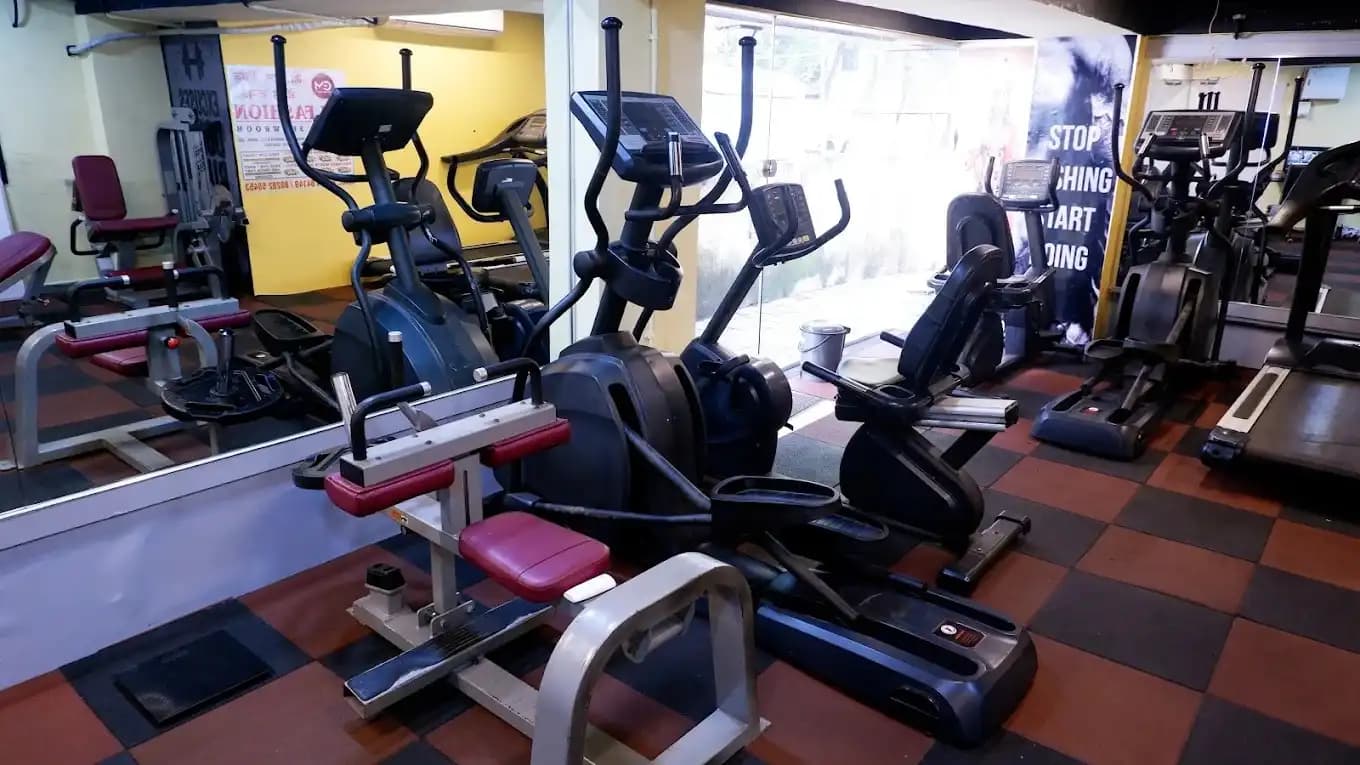 MUSCLE MADE FITNESS free weights