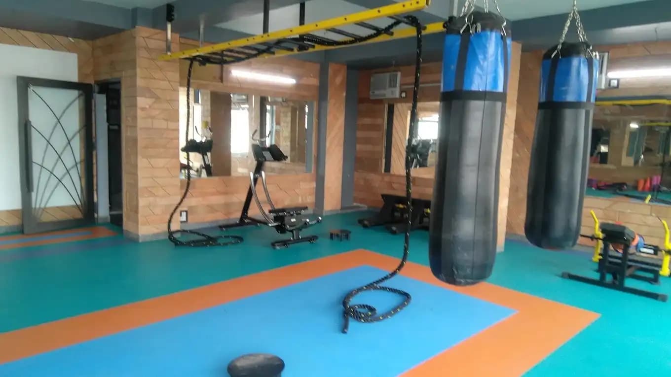 Neelkanth Gym cardio deck