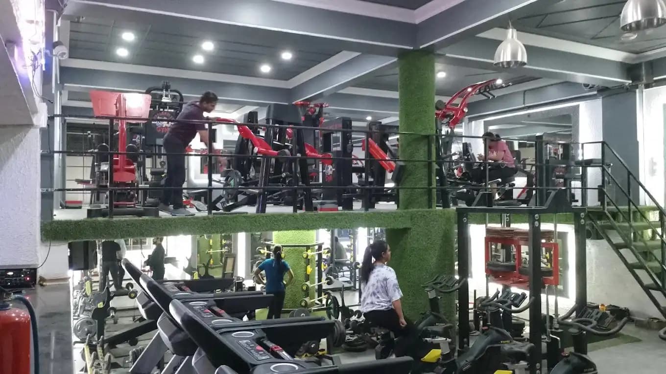 Neelkanth Gym main floor