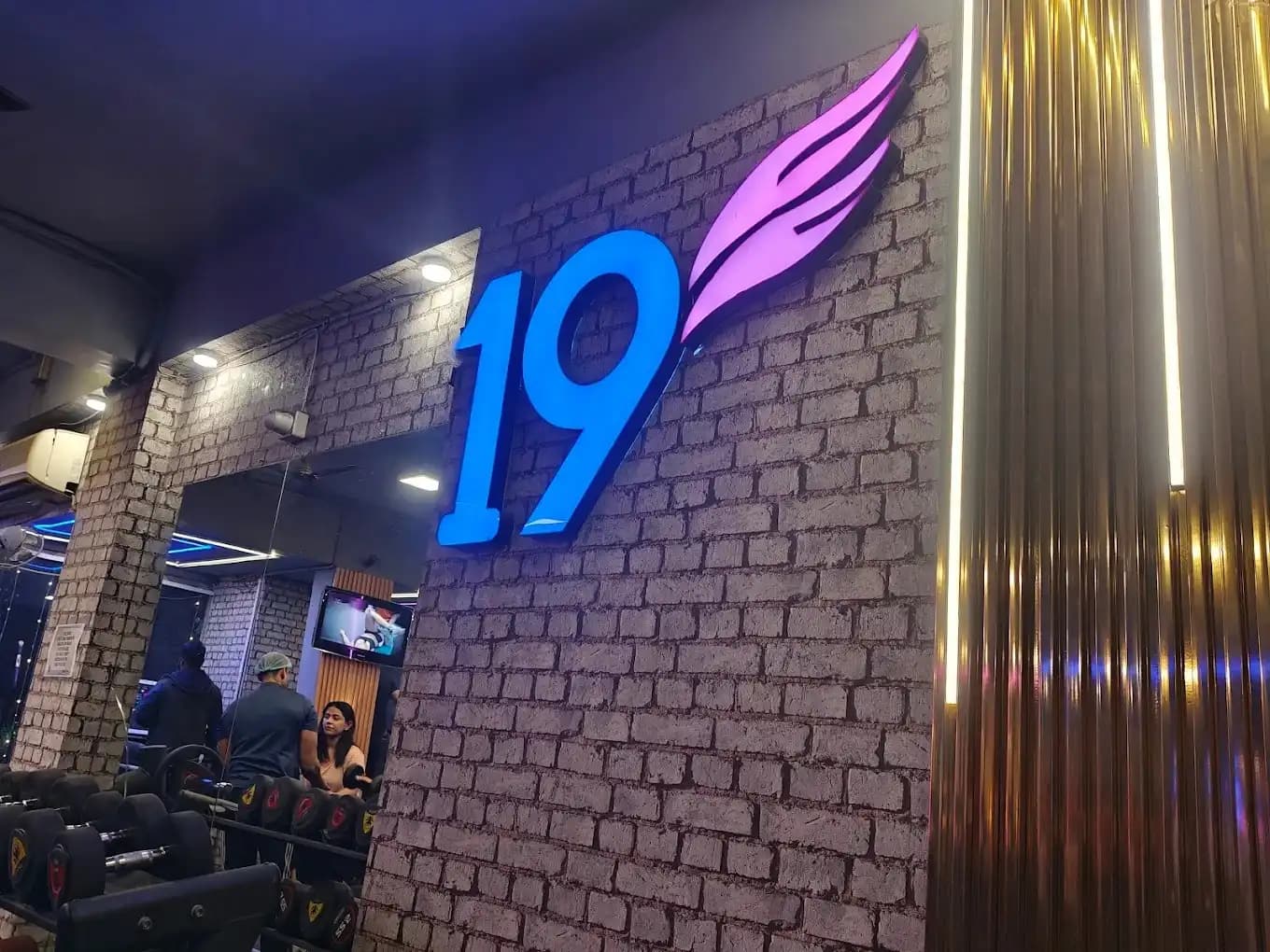 19FITNESS Alaknanda changing rooms