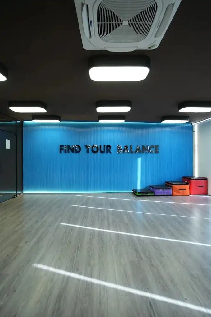 FitClass Budh Vihar Rohini free weights