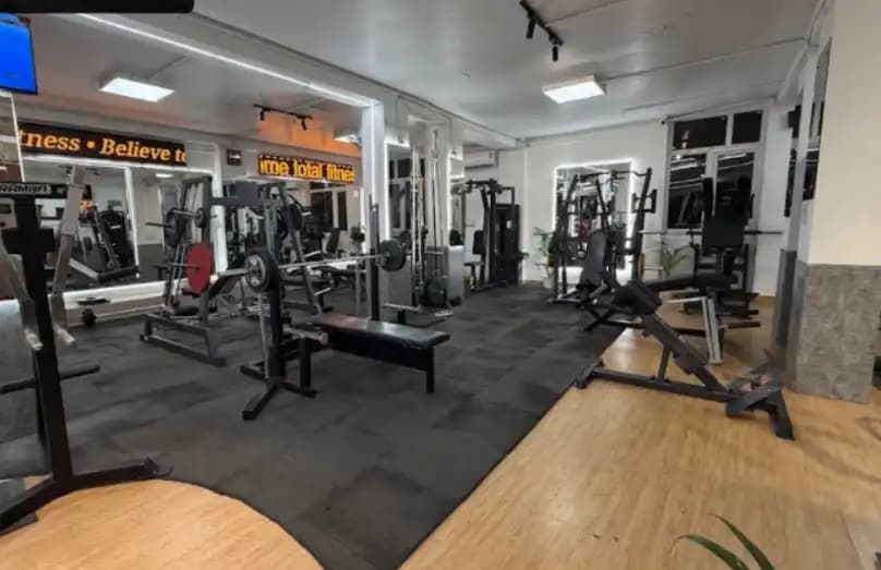Total Fitness By Yash Sharma Kalkaji main floor