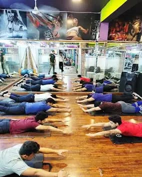 19FITNESS Faridabad changing rooms