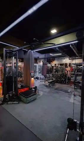 19FITNESS Faridabad main floor