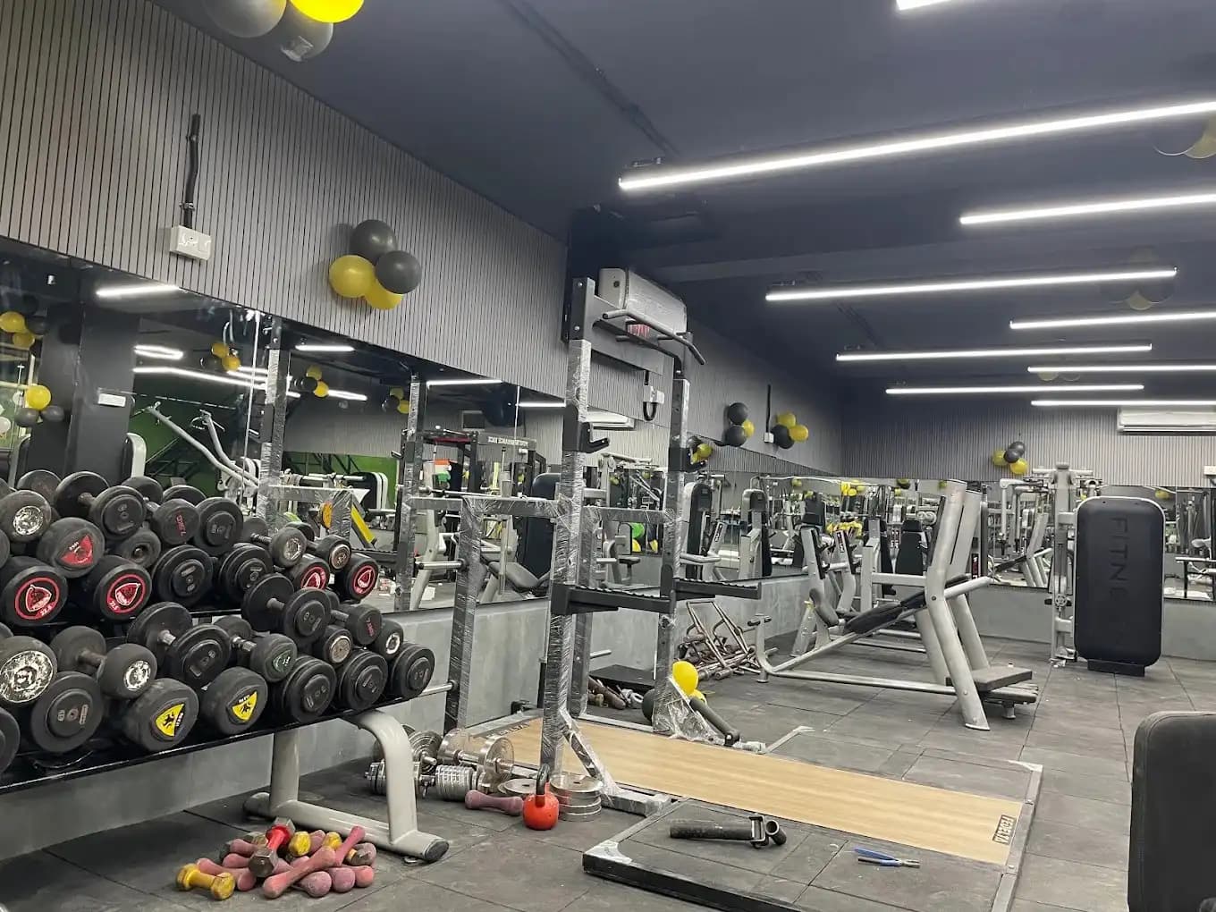 Go Strong Gym changing rooms