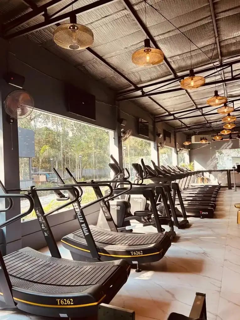 La addiction fitness factory premium gym free weights