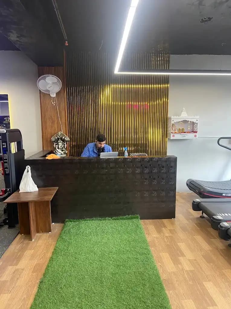 Rfitness gym sector 20 changing rooms