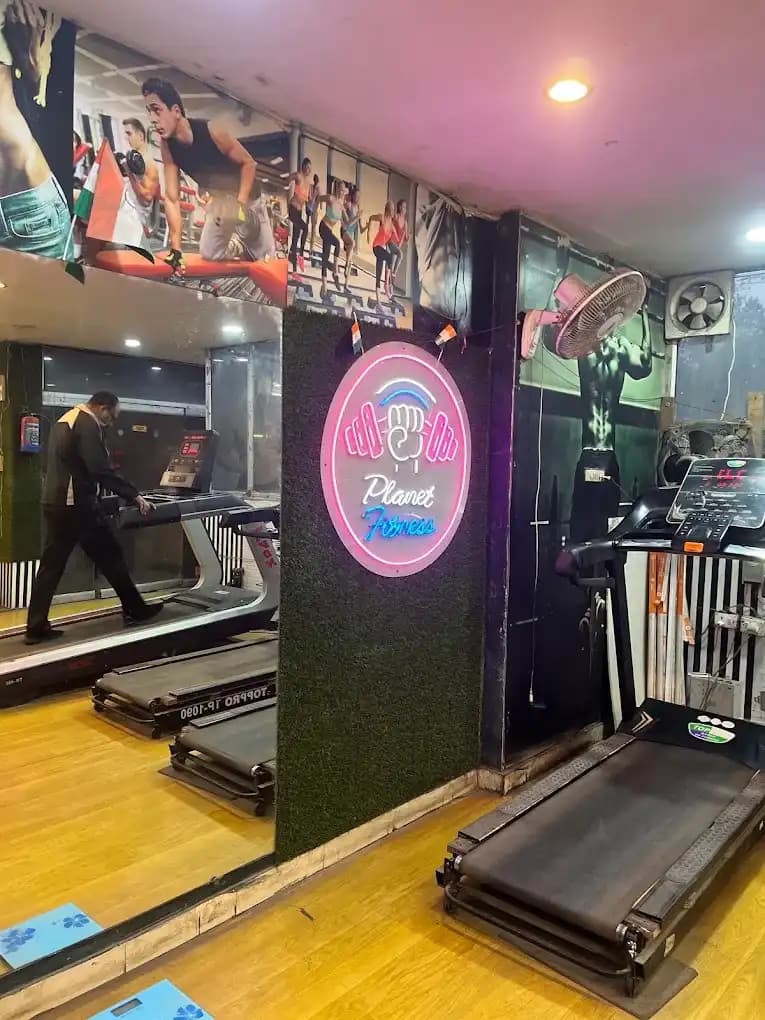 Planet Fitness changing rooms