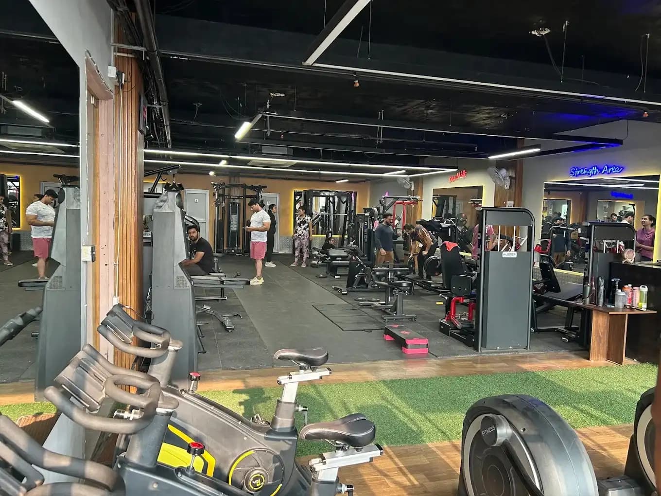 Rfitness gym sector 20 training zone