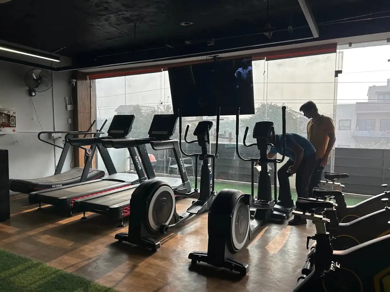 Rfitness gym sector 20 cardio deck