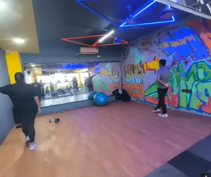 InHale Fitness Studio free weights