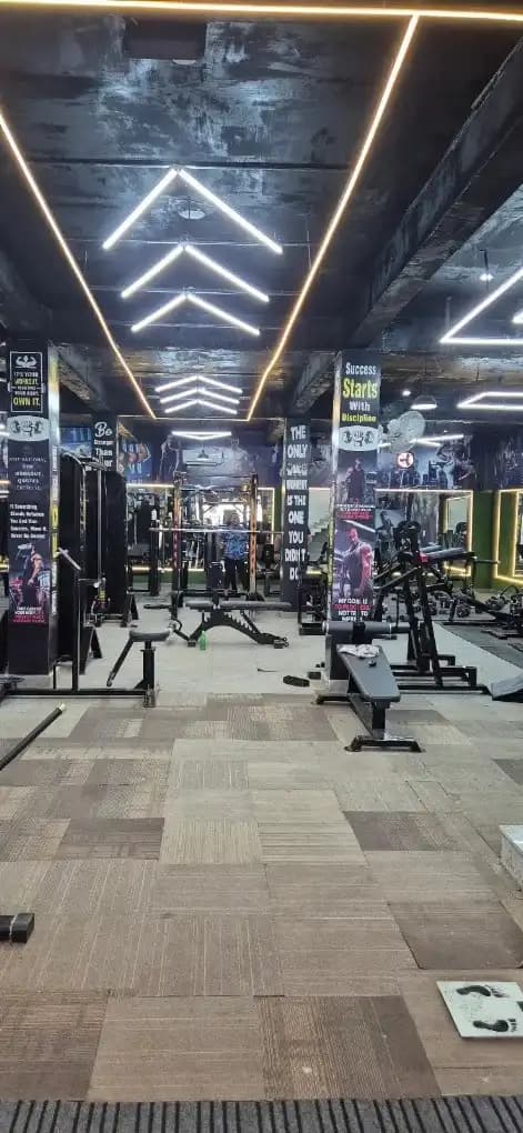 Fitness Club Unisex Gym free weights