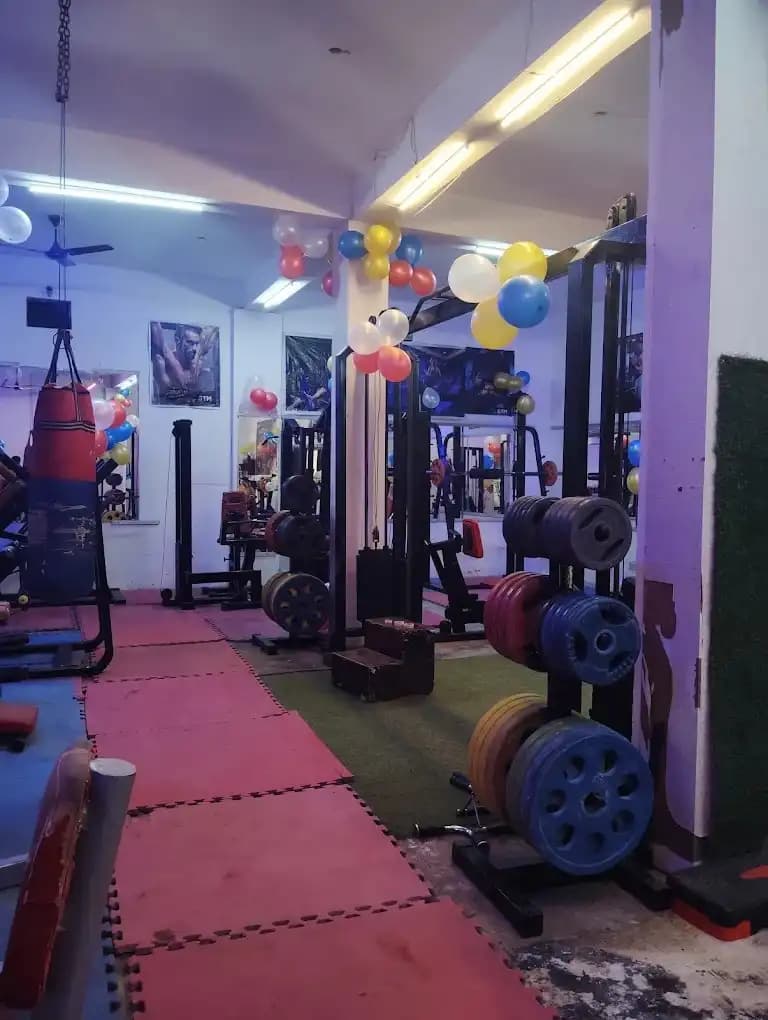 SM Fitness coach main floor