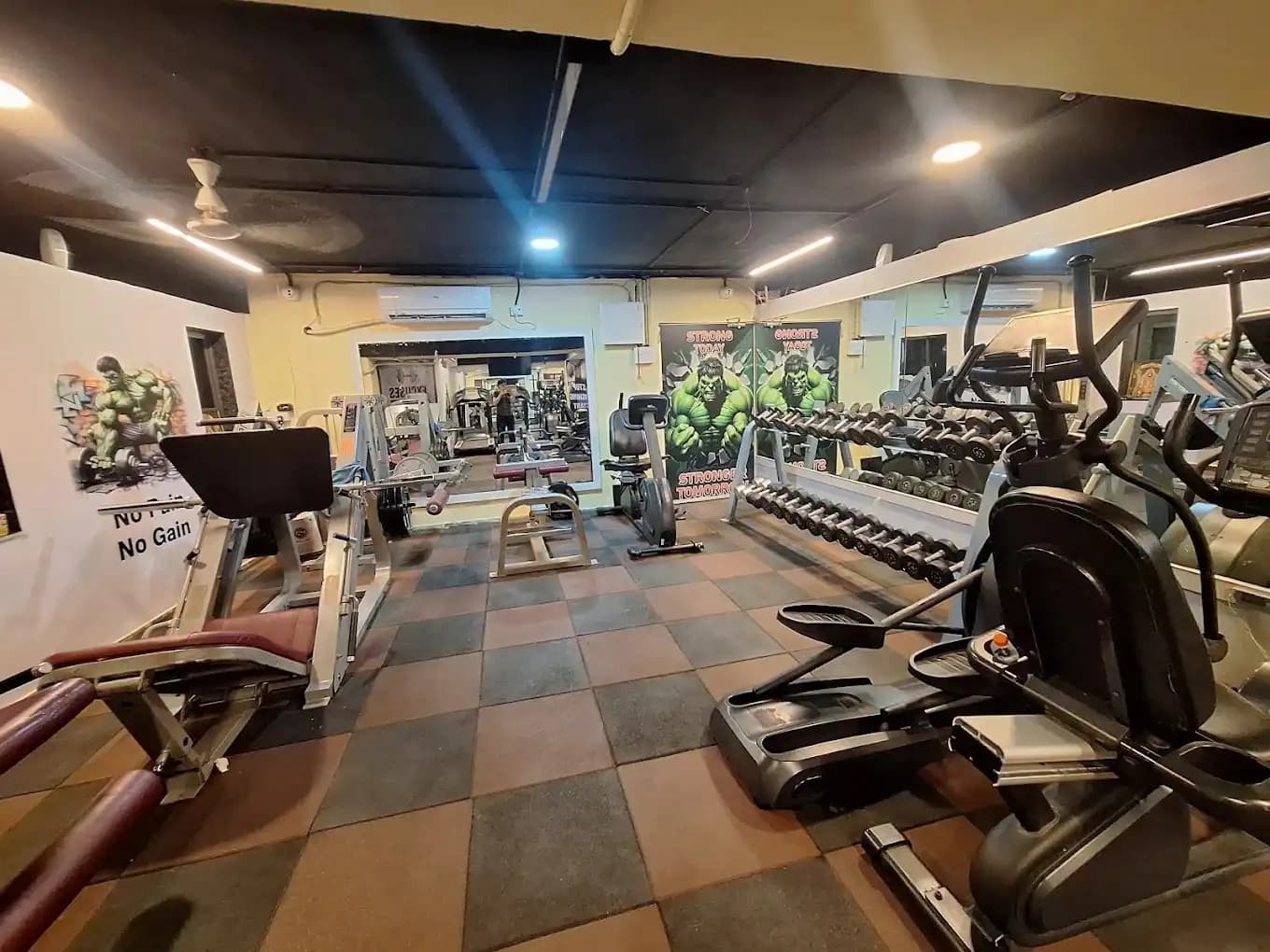 MUSCLE MADE FITNESS