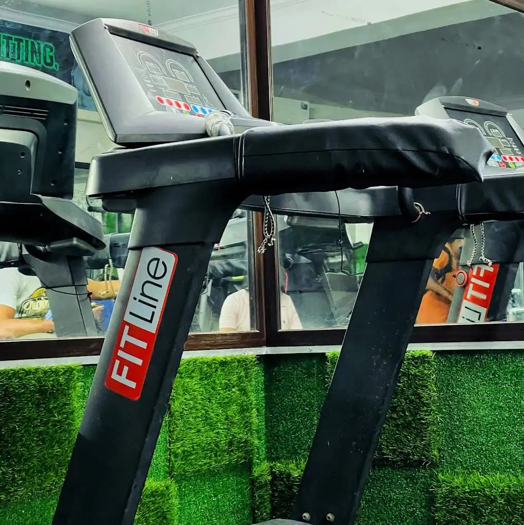 Grow More Fitness Club free weights