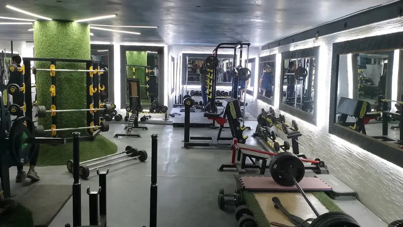 Neelkanth Gym changing rooms
